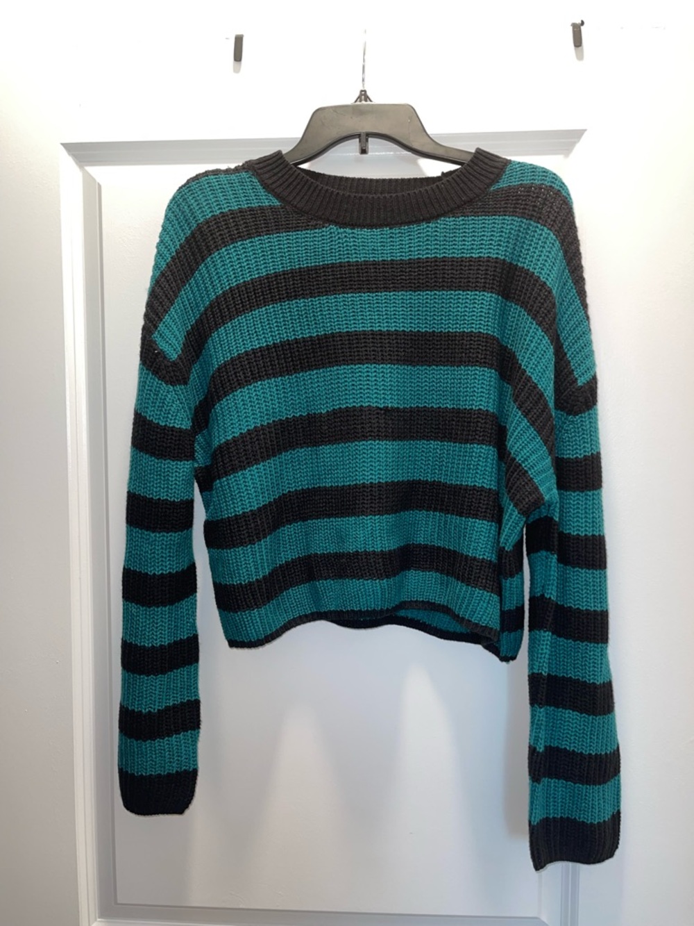 Rue21 Teal & Black Striped Cropped Crewneck Sweater